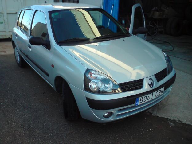 Renault Clio 1.5 dci 5 puertas 11/2002