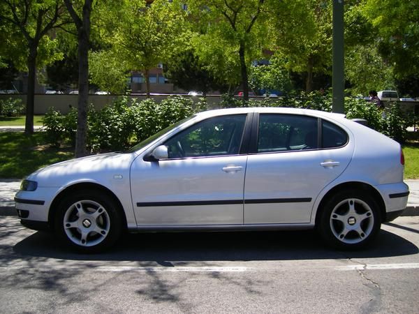 VENDO SEAT LEON PLATEADO 1.9TDi 110CV