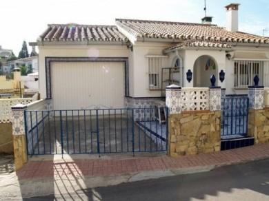 Chalet con 2 dormitorios se vende en Caleta de Velez, Costa del Sol