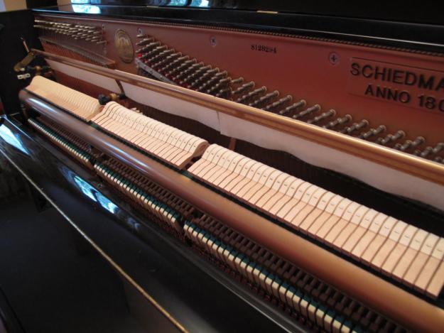 Piano vertical Schiedmayer