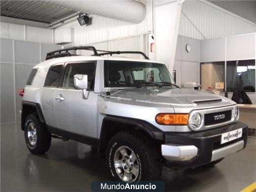 Toyota FJ CRUISER V-6 AUT 4.0 LUXURY