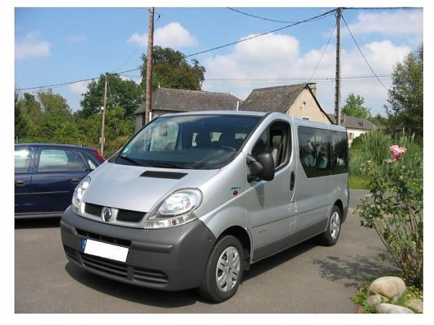 RENAULT TRAFIC COMBI