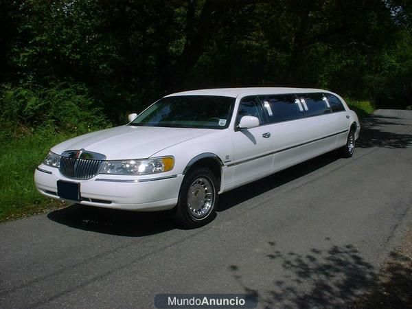 SE VENDE LIMUSINA LINCOLN TOWN CAR LIMOUSINE 2002