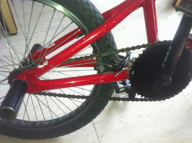 bici bmx FELT roja