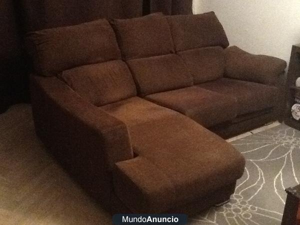 Vendo sofa 3 plazas con chaise longue estado nuevo (1año) por mudanza