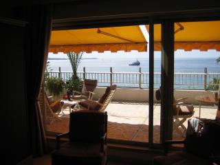 Apartamento en residencia : 4/4 personas - vistas a mar - cannes  alpes maritimos  provenza-alpes-costa azul  francia
