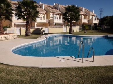 Chalet con 4 dormitorios se vende en Marbella, Costa del Sol