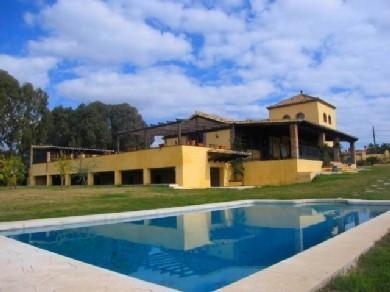 Chalet con 4 dormitorios se vende en Estepona, Costa del Sol