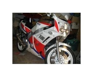 YAMAHA FZR 600