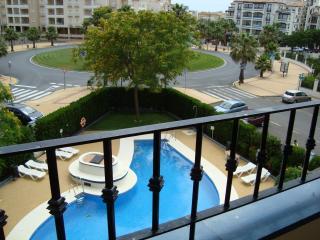 Apartamento : 4/6 personas - piscina - junto al mar - vistas a mar - isla canela  huelva (provincia de)  andalucia  espa