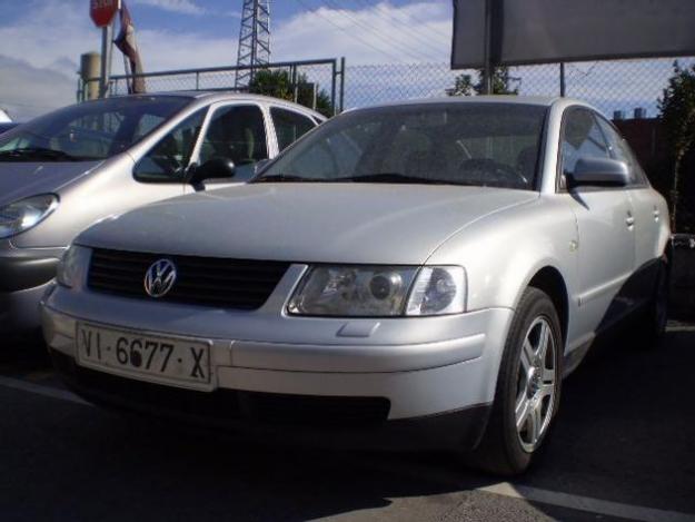 Venta de coche Mercedes Passat 2.8 Highline V6 4Motion '99 en Vitoria