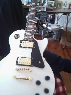 Se vende bonita epiphone Les Paul blanca