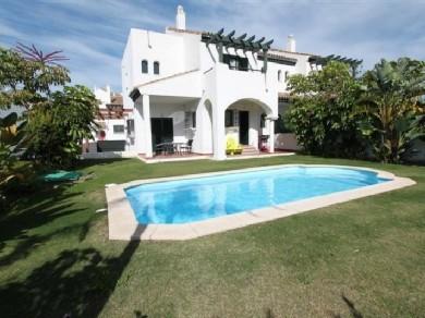 Chalet con 3 dormitorios se vende en Manilva, Costa del Sol