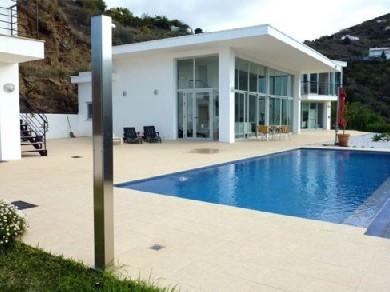 Chalet con 4 dormitorios se vende en Sayalonga, Axarquia