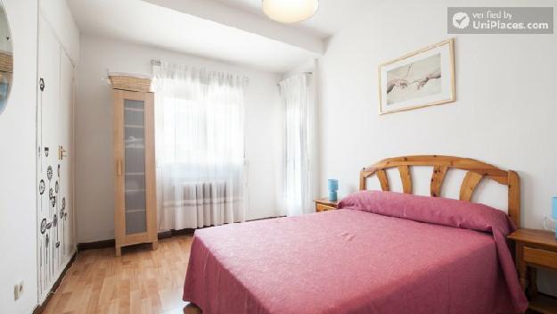 Good value 1-Bedroom apartment in a well-connected residential area of Madrid