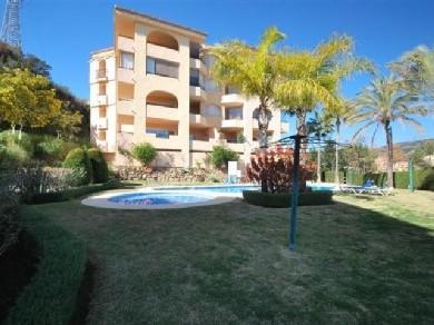 Apartamento con 3 dormitorios se vende en Marbella, Costa del Sol