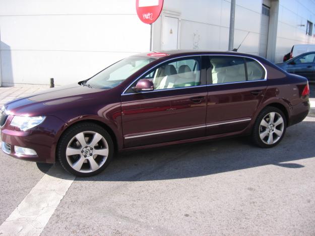 SKODA SUPERB ELEGANCE 1.8 TSI 160CV COLOR ROSSO BRUNELLO - CUERO