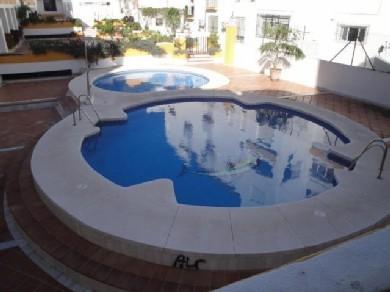 Apartamento con 3 dormitorios se vende en Marbella, Costa del Sol