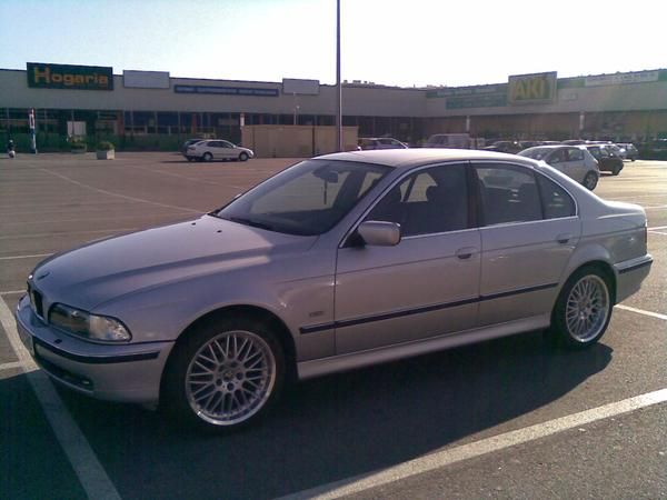 BMW 530D. ,xenon,steptronic,llantas 18,parktronic,esp,etc