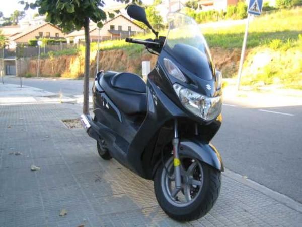 SUZUKY BURGMAN 125 - OCASION 14.000 kms