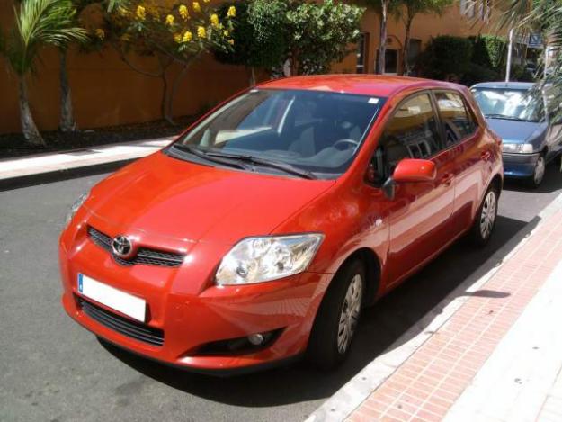 Se vende toyota Auris luna 14d 90cv