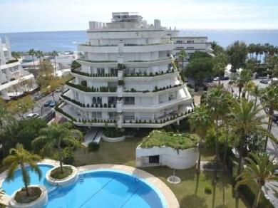 Apartamento con 4 dormitorios se vende en Marbella, Costa del Sol