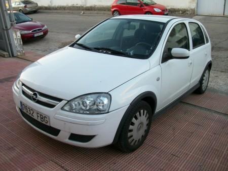 Opel Corsa TWINPORT 12 I en Madrid