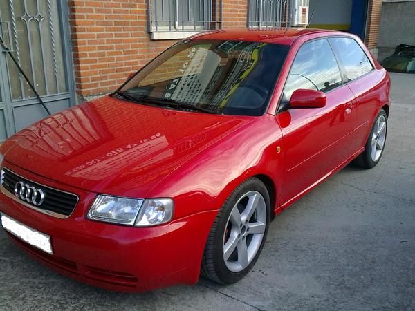 AUDI 3  COLOR ROJO