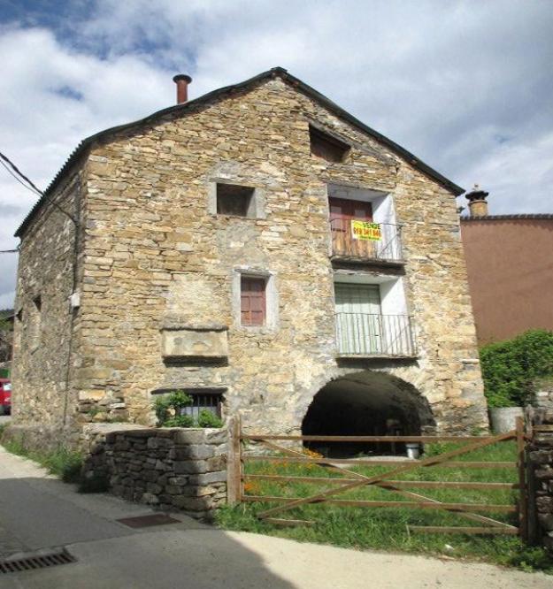 Casa con jardin zona fanlo cañon añisclo pirineo huesca