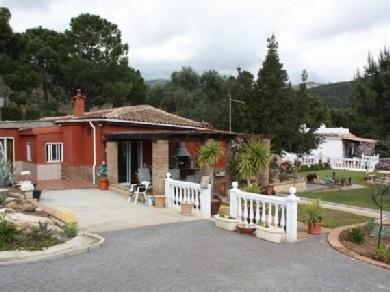 Chalet con 5 dormitorios se vende en Estepona, Costa del Sol