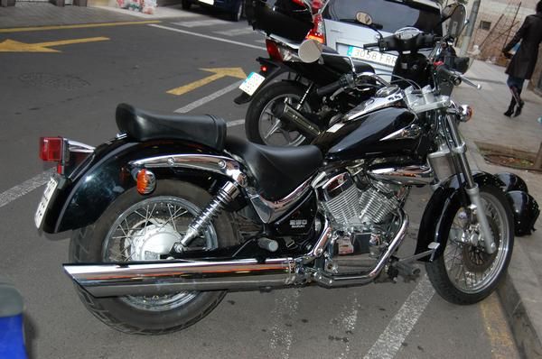 Vendo moto estilo 250 cc preciosa