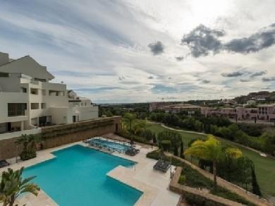 Apartamento con 3 dormitorios se vende en Estepona, Costa del Sol