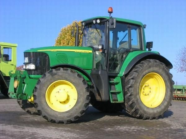 John Deere 6820