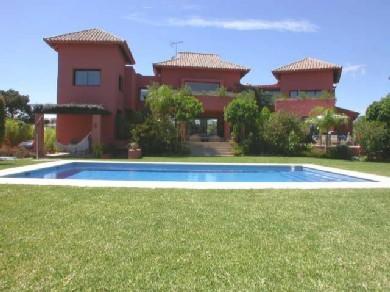 Chalet con 7 dormitorios se vende en Marbella, Costa del Sol