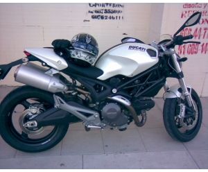 DUCATI MONSTER 696