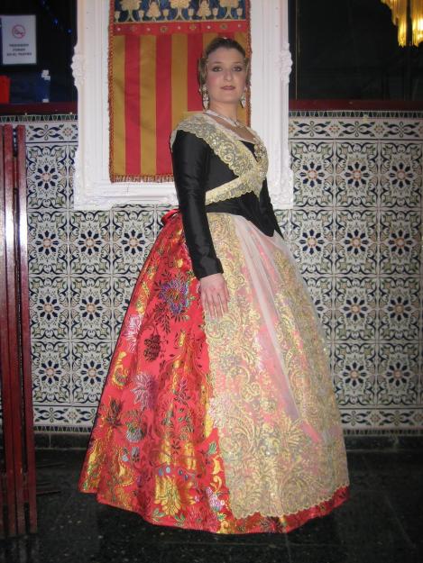 Vestido de valenciana siglo XVIII 550 Euros