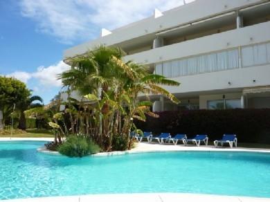 Apartamento con 2 dormitorios se vende en Marbella, Costa del Sol