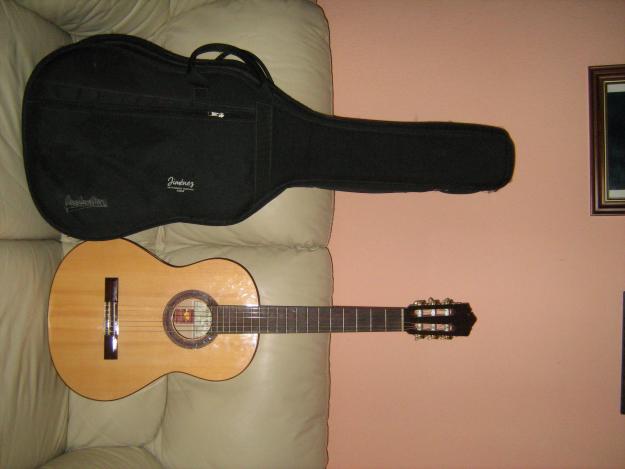 GUITARRA FLAMENCA Y ACCESORIOS