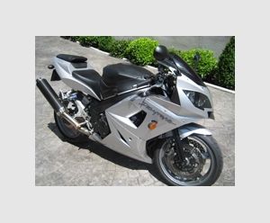 TRIUMPH DAYTONA 600