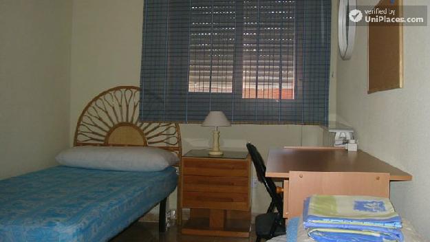 Rooms available - 4-Bedroom apartment near central Atocha