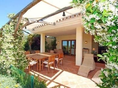 Chalet con 6 dormitorios se vende en Marbella, Costa del Sol