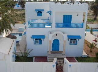 Villa : 2/8 personas - piscina - junto al mar - vistas a mar - djerba  tunez