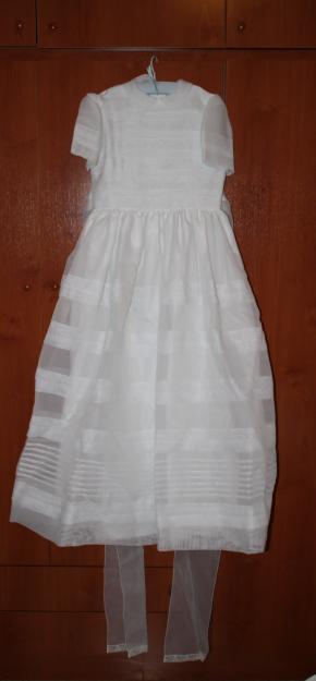 VESTIDO DE COMUNIÓN DE NIÑA MUY NUEVO