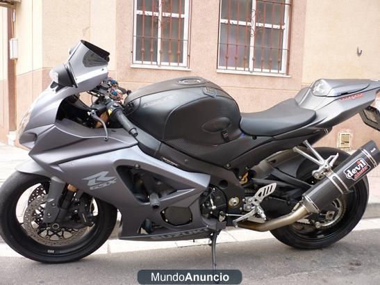 Se vende Suzuki GSXR 1000 K7 casi nueva