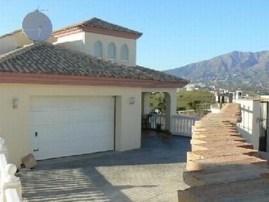 Chalet con 4 dormitorios se vende en Mijas Costa, Costa del Sol