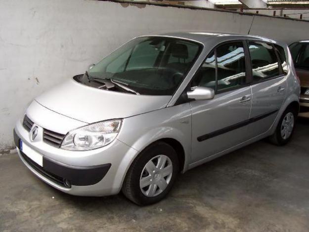 Venta de Renault SCENIC 1.5 DCI 100CV CONFORT EXPRESSION '05 en Huesca