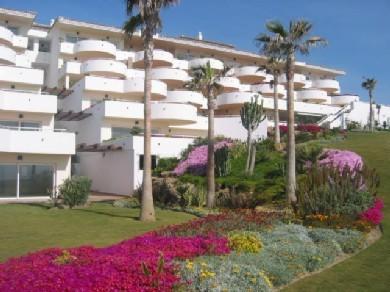 Apartamento con 3 dormitorios se vende en Estepona, Costa del Sol