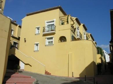 Chalet con 4 dormitorios se vende en Estepona, Costa del Sol