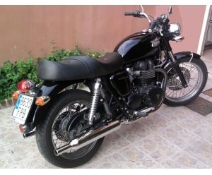 TRIUMPH BONNEVILLE