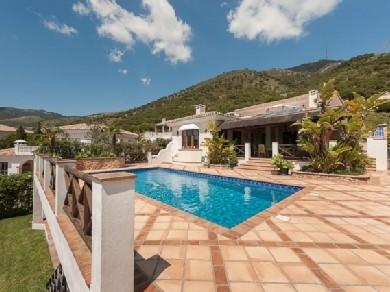 Chalet con 4 dormitorios se vende en Mijas Costa, Costa del Sol